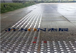 杰辰不锈钢盲道条/钉安装案例：柳州科技馆