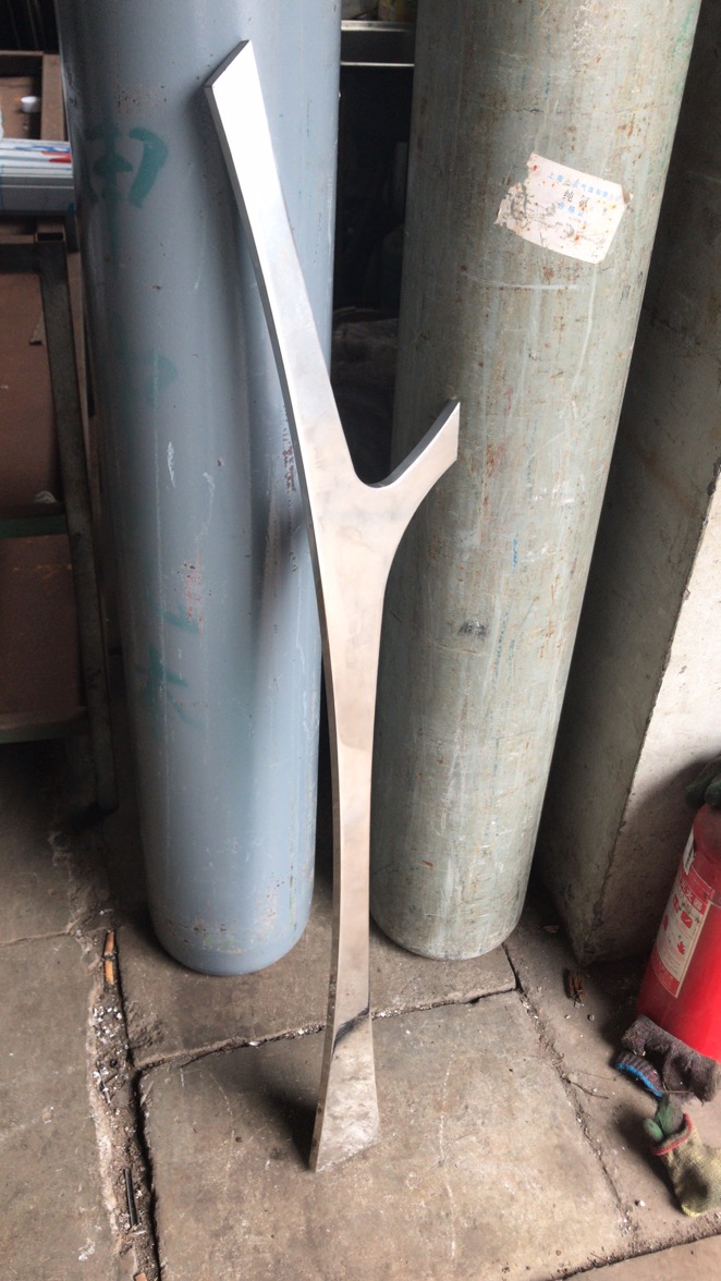 杰辰五金为你揭秘“夹心铁块立柱”之谜